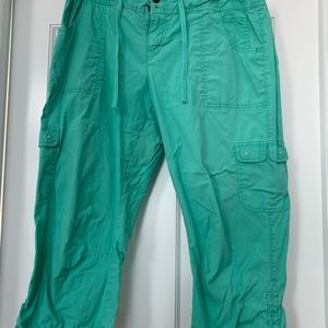 Lucy Capris green